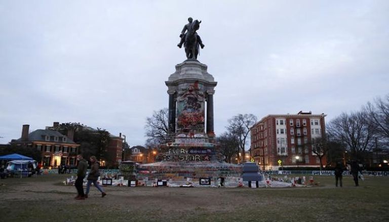 الكبسولة عثر عليها تحت قاعة تمثال روبرت لي