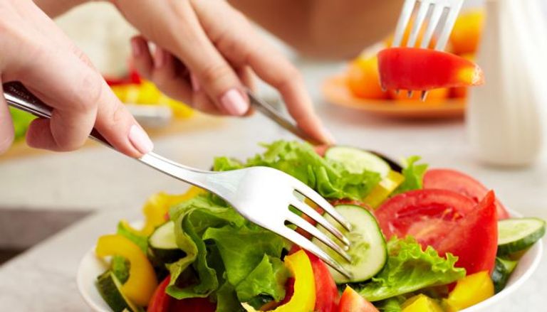  النظام الغذائي أثناء فترة الدورة الشهرية يدعم الجسم بالعناصر الغذائية المهمة