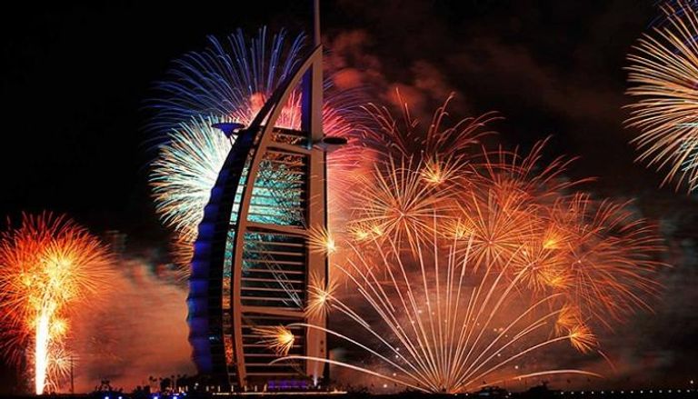الإمارات تتميز بعروض الألعاب النارية المبهرة ليلة رأس السنة