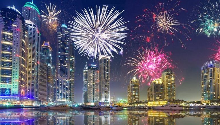 الإمارات تتميز بعروض الألعاب النارية المبهرة ليلة رأس السنة