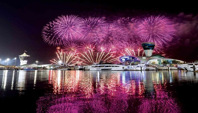 الإمارات تتميز بعروض الألعاب النارية المبهرة ليلة رأس السنة