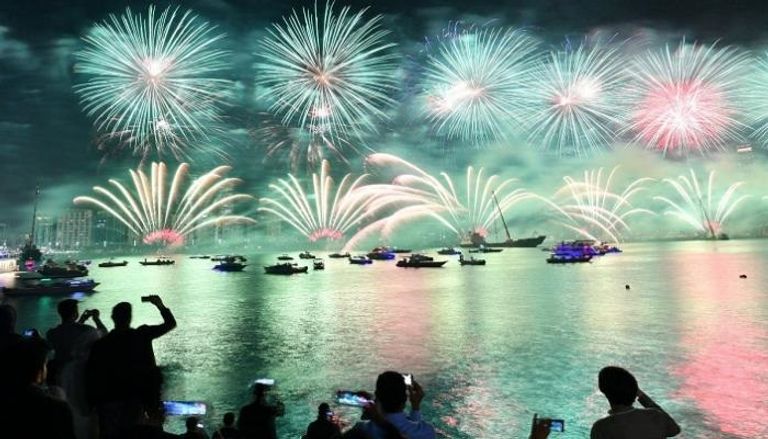 الإمارات تتميز بعروض الألعاب النارية المبهرة ليلة رأس السنة