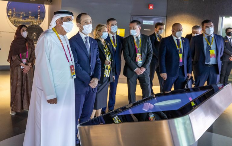 نائب رئيس وزراء جورجيا يزور جناح "اينوك" بإكسبو