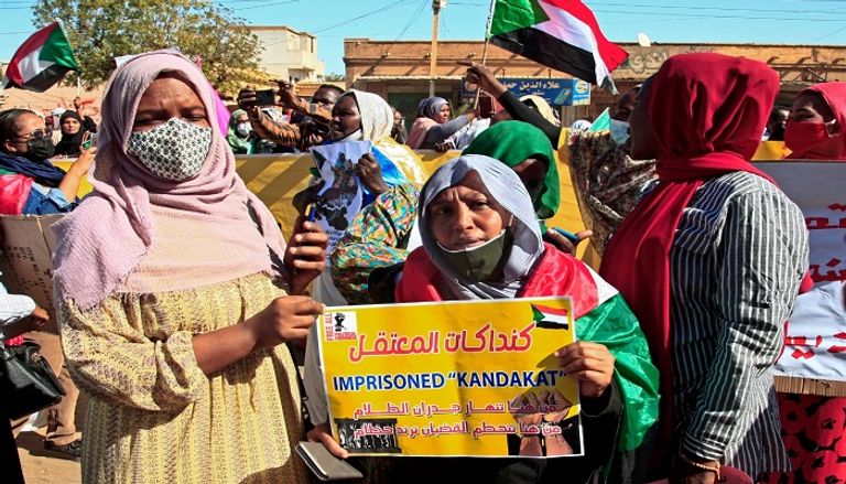 النساء يشكلن عنصرا فاعلا في تظاهرات السودان