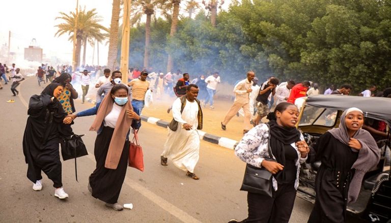 النساء يشكلن عنصرا فاعلا في تظاهرات السودان