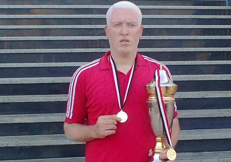 محمد عبدالحميد الشهير بـ"بياضة" من مباريات المكفوفين