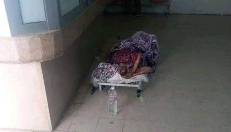 مريضة تونسية خلال جائحة كورونا بعد اشتداد اأازمة الصحية - أرشيفية