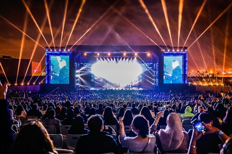 عمرو دياب في حفل الرياض