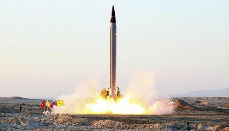 إيران تطلق صاروخا حاملا لأقمار صناعية-أرشيفية