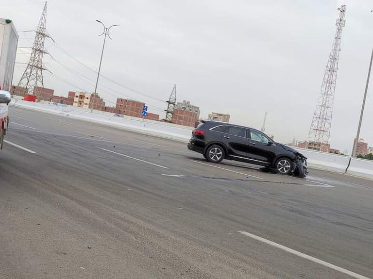 الفنان مصطفى قمر