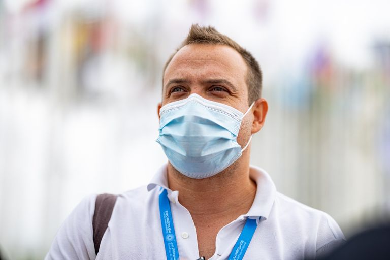 ماني كارنام وابنها كوشيك