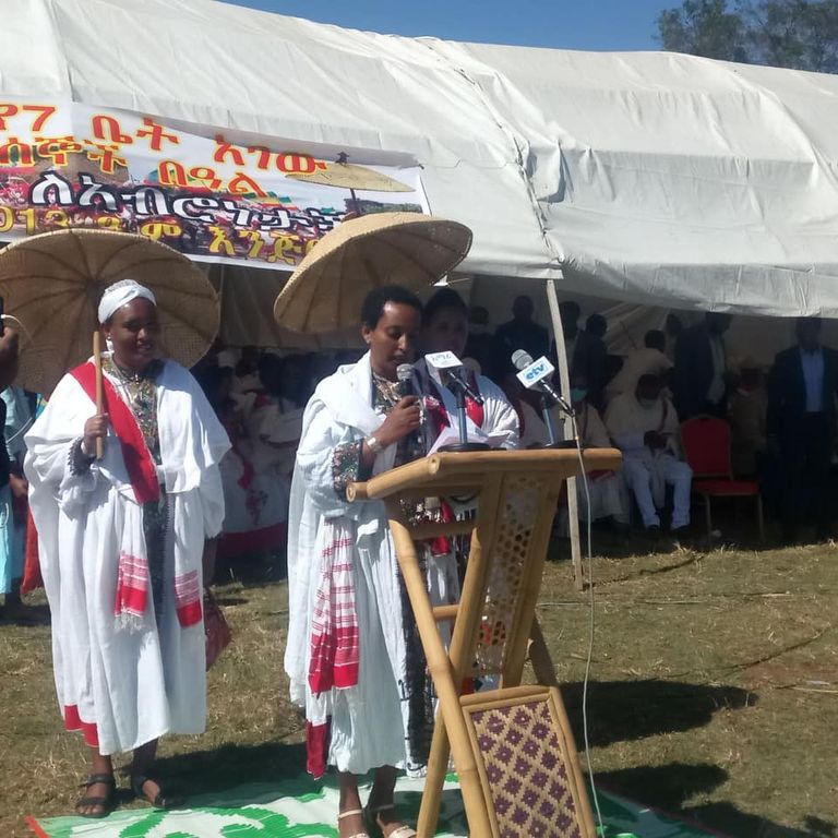 مشهد من احتفالات الفروسية لقومية أوي 