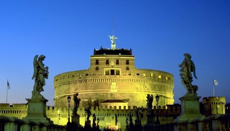 قلعة سانت أنجيلو بإيطاليا