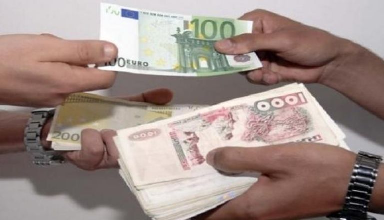 تباين حركة أسعار العملات في الجزائر