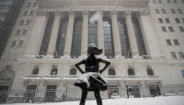 تمثال الفتاة الشجاعة خارج بورصة نيويورك