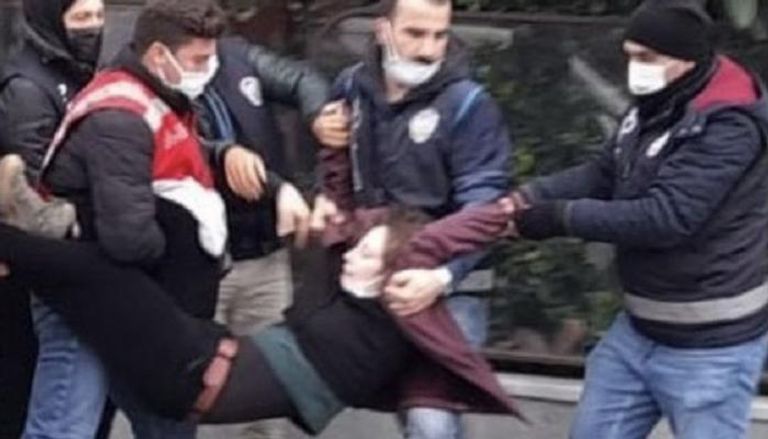 جانب من تعدي قوات أردوغان على طلاب جامعة البوسفور