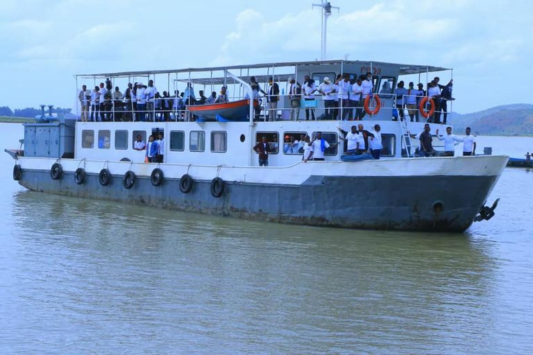 جانب من حملة إزالة ورد النيل