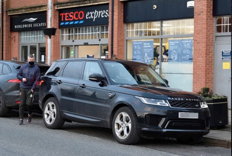 النرويجي أولي جونار سولشاير مدرب مانشستر يونايتد أولي جونار سولشاير يتسوق