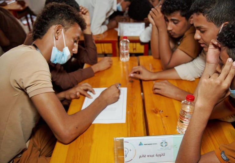 جانب من فعاليات مدارس خور مكسر لنشر ثقافة التعايش والسلام