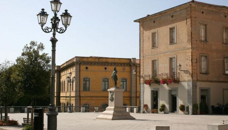 بلدية أونيفيري الإيطالية