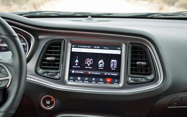 شاشة المعلومات أنظمة القيادة المساعدة للسائق