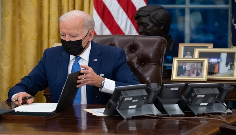 الرئيس الأمريكي جو بايدن خلال التوقيع على قرارات تخص الهجرة- أ.ف.ب الرئيس الأمريكي جو بايدن خلال التوقيع على قرارات تخص الهجرة- أ.ف.ب