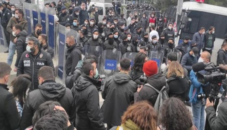 مواجهات بين شرطة أردوغان وطلاب البوسفور