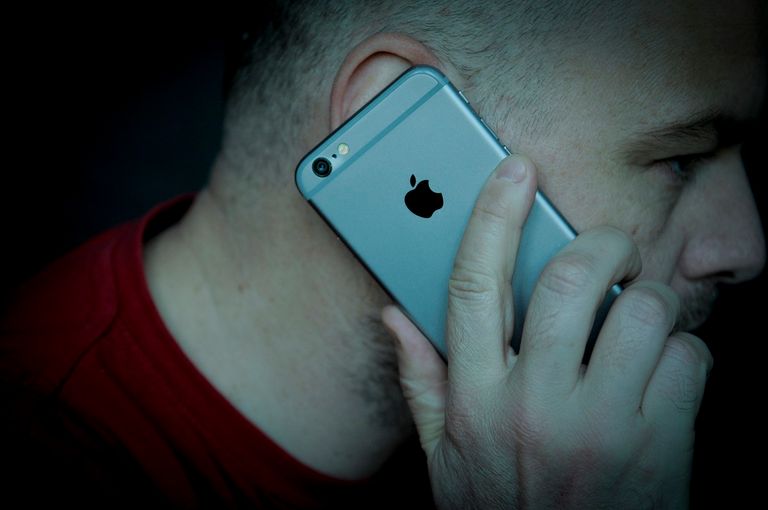  الهواتف المحمولة وخطوط الكهرباء لا تسبب السرطان