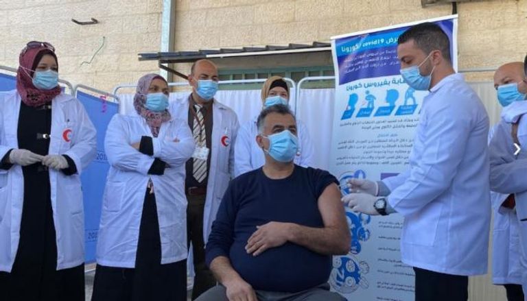برنامج التطعيم ضد كورونا بالأراضي الفلسطينية