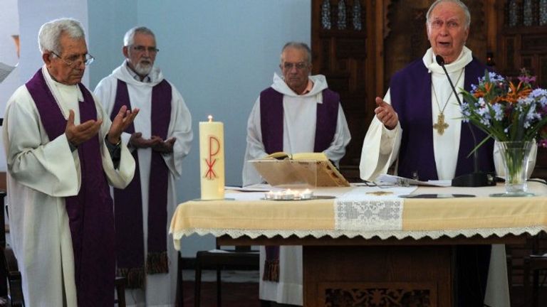 الراحل هنري تيسيي أسقف الكنيسة الجزائرية - أرشيفية الراحل هنري تيسيي أسقف الكنيسة الجزائرية