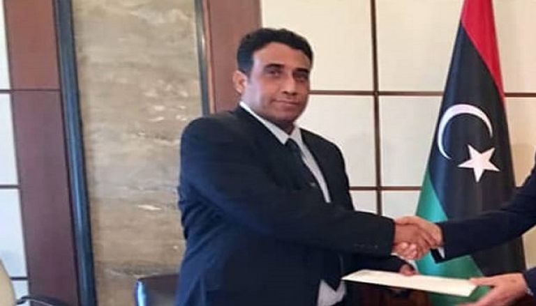 محمد المنفي" الفائز برئاسة السلطة التنفيذية الجديدة في ليبيا جانب من جلسة التصويت على قوائم المرشحين للسلطة التنفيذية في ليبيا