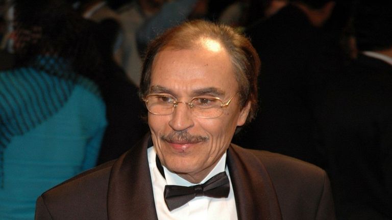 الفنان عزت العلايلي