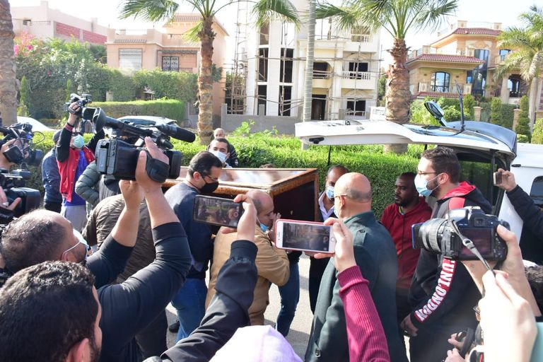 تشييع جثمان عزت العلايلي