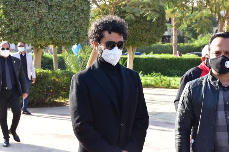 تشييع جثمان عزت العلايلي