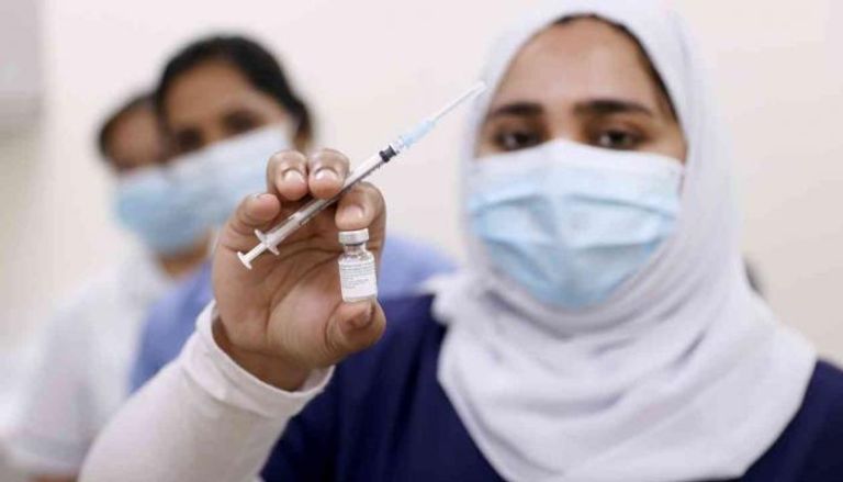 حملة تطعيم لقاح كورونا تتواصل في الإمارات