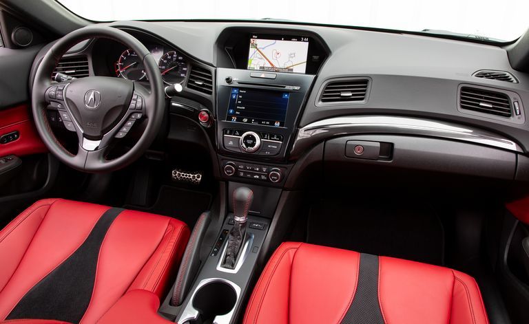 الصالون الداخلي لسيارة أكيورا ILX 2021