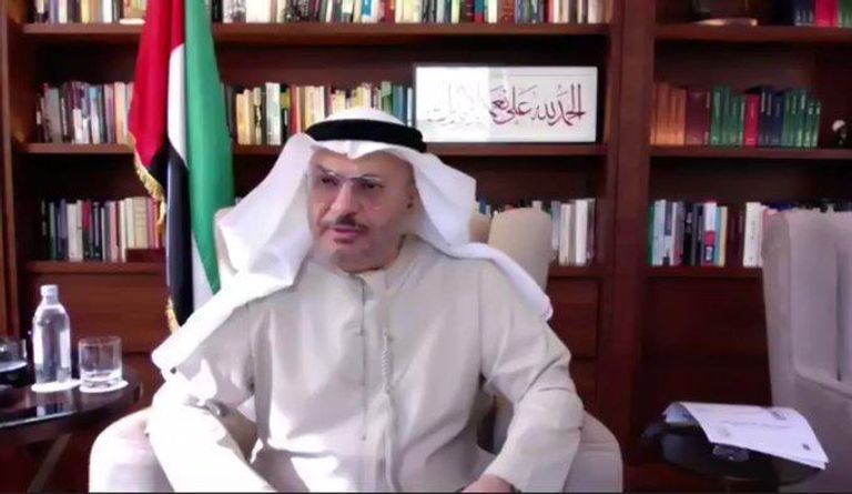 الدكتور أنور قرقاش خلال كلمته بالمنتدى الدكتور أنور قرقاش وزير الدولة الإماراتي للشؤون الخارجية