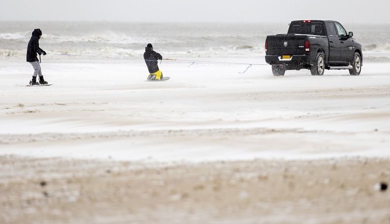 عاصفة ثلجية كثيفة تضرب هولندا