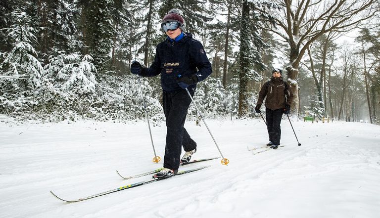 عاصفة ثلجية كثيفة تضرب هولندا