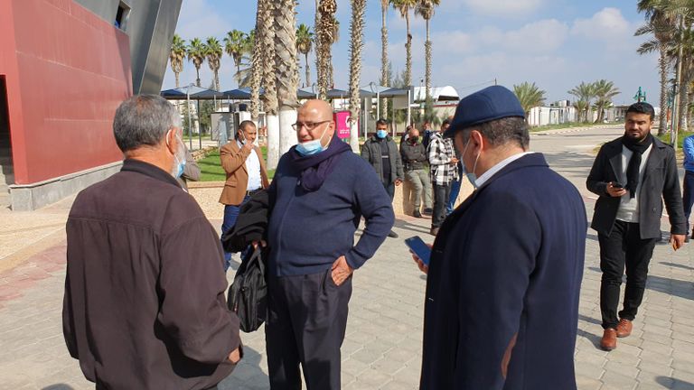 وفود الفصائل تغادر عبر معبر رفح للمشاركة بحوار القاهرة