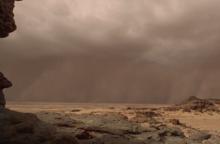 العواصف الترابية الضخمة على كوكب المريخ المريخ يعرف باسم الكوكب الأحمر