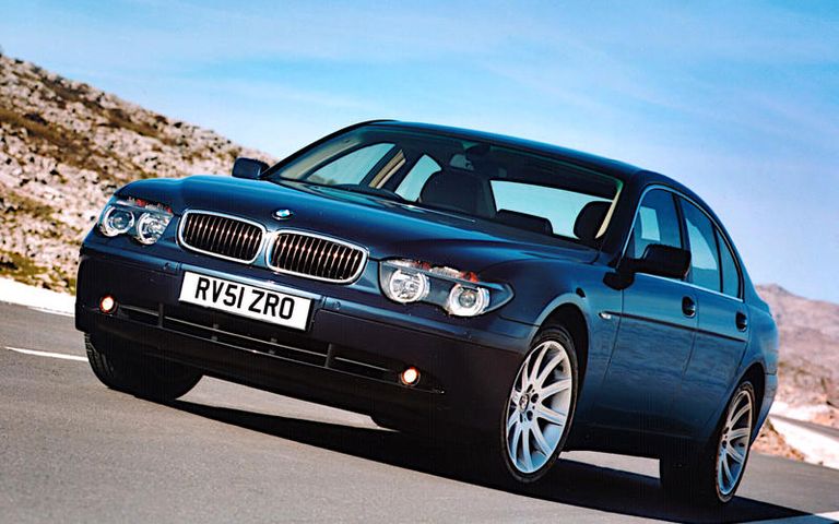 بي إم دبليو الفئة السابعة أستون مارتن V12 فانكويش