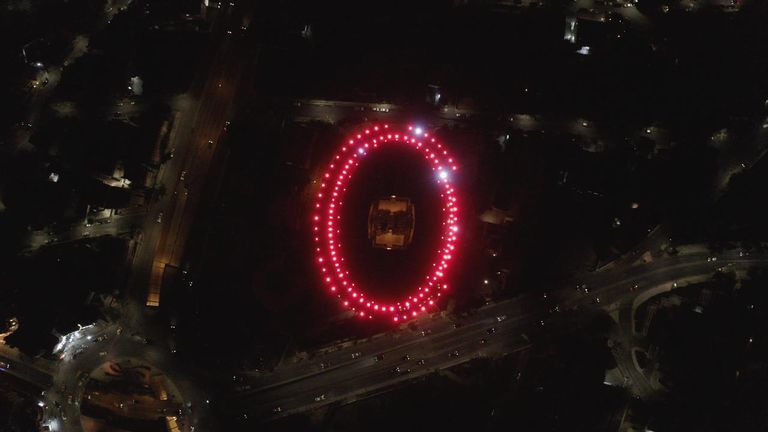 الأردن تضيء معالمها باللون الأحمر  الكويت تضيء أبراجها باللون الأحمر دعما لمشروع مسبار الأمل الإماراتي