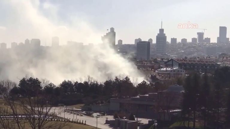 حريق هائل بحديقة ملحقة بالبرلمان التركي