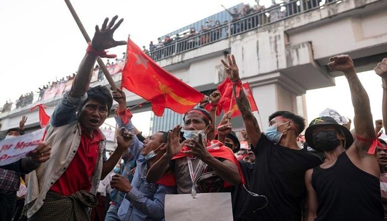 مظاهرات في ميانمار التي شهدت إعلان الأحكام العرفية