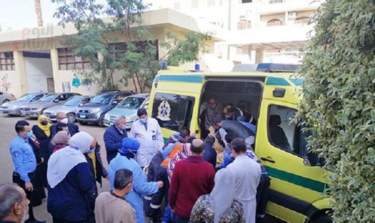 المسنة المصرية في طريقها للمستشفى