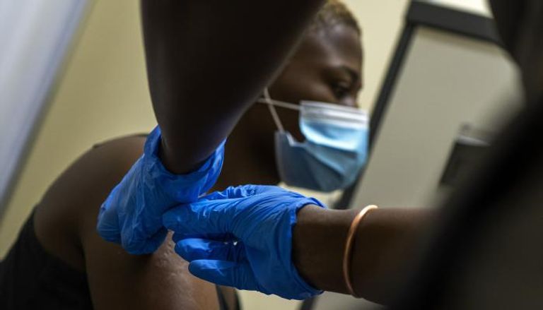 تطعيمات كورونا في جنوب أفريقيا