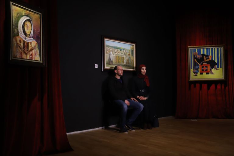 مجموعة من الأعمال المعروضة في المعرض