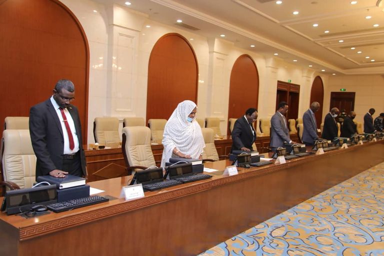جانب من أداء الحكومة السودانية لليمين الدستورية