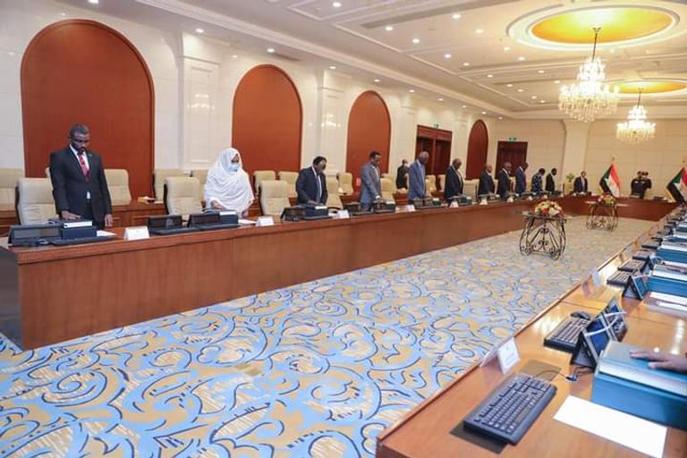 جانب من أداء الحكومة السودانية لليمين الدستورية